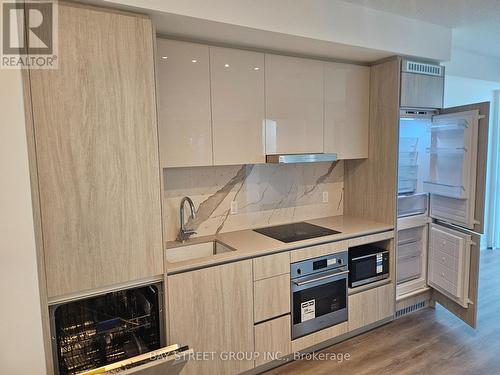1611 - 28 Interchange Way, Vaughan, ON 