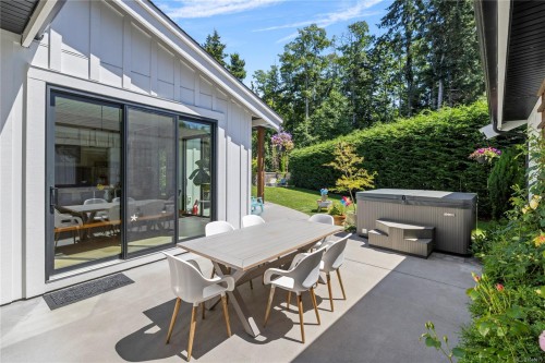 602 Belyea Rd, Qualicum Beach, BC 