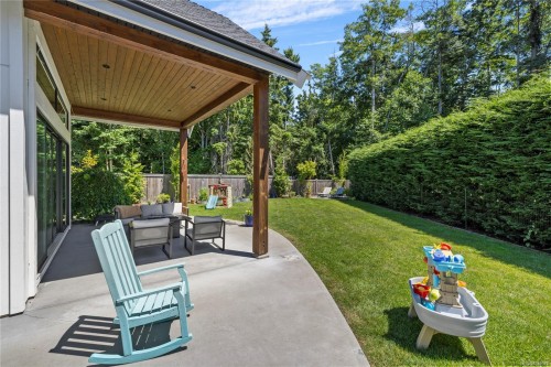 602 Belyea Rd, Qualicum Beach, BC 