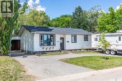 1387 Manitou CRESCENT  Moose Jaw, SK S6H 7C5