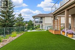3069 Bridlehill Drive - easy-maintenance yard with syn-lawn - 