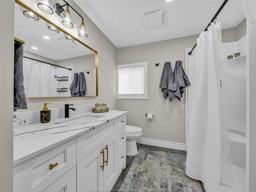 25 Parkside Drive, Mcgregor, ON 