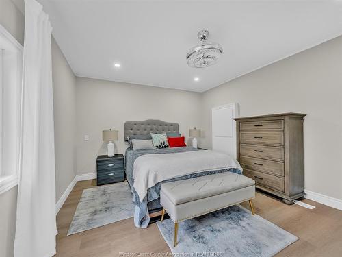 25 Parkside Drive, Mcgregor, ON 