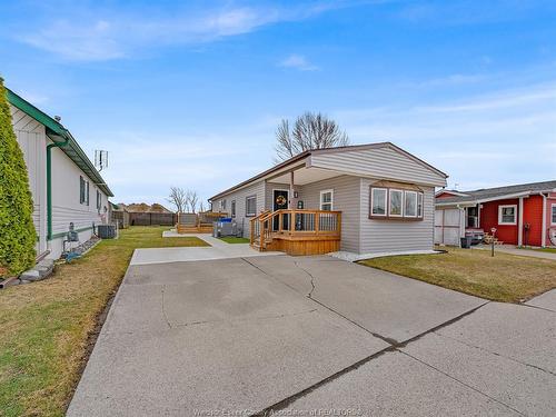 25 Parkside Drive, Mcgregor, ON 