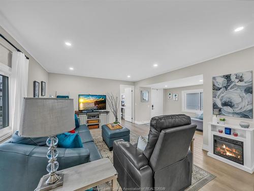 25 Parkside Drive, Mcgregor, ON 