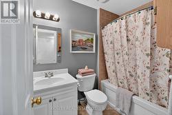 Full 4 pc Bathroom - 
