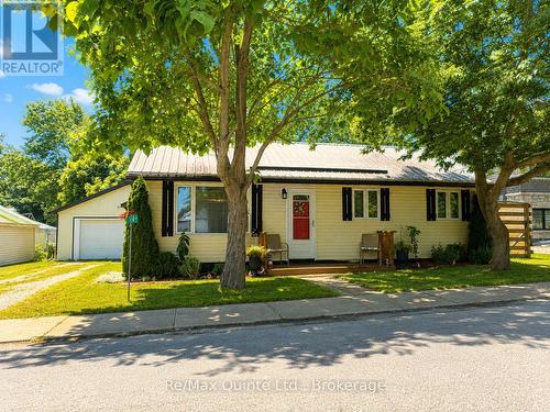 14 BAY AVENUE  Prince Edward County (Ameliasburg Ward), ON K0K 1T0