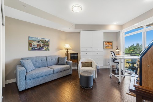 #302-439 College Rd, Qualicum Beach, BC 