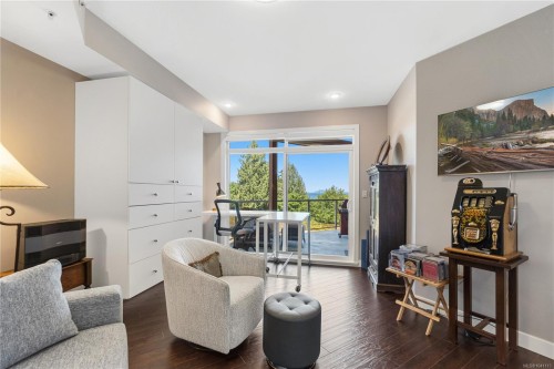 #302-439 College Rd, Qualicum Beach, BC 