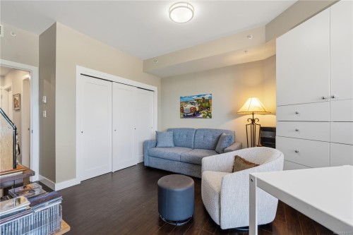 #302-439 College Rd, Qualicum Beach, BC 
