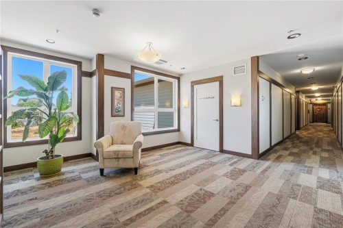 #302-439 College Rd, Qualicum Beach, BC 