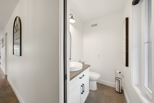 Powder room - 1050 Rue Bissonnette, Valcourt - Ville, QC - Indoor Photo Showing Bathroom