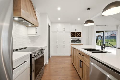 Kitchen - 1050 Rue Bissonnette, Valcourt - Ville, QC - Indoor Photo Showing Kitchen With Double Sink With Upgraded Kitchen