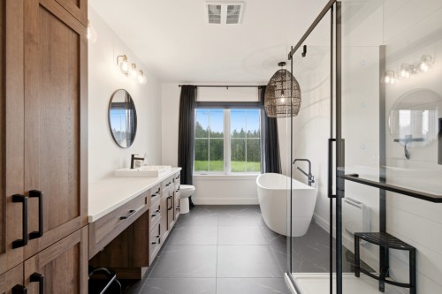 Master Bathroom - 1050 Rue Bissonnette, Valcourt - Ville, QC - Indoor Photo Showing Bathroom