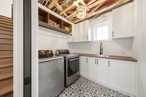 Laundry - 1050 Rue Bissonnette, Valcourt - Ville, QC - Indoor Photo Showing Laundry Room