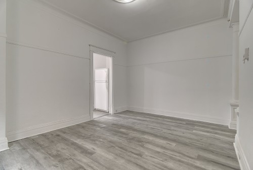 Living Room - 8621 Rue St-Denis, Montréal (Villeray/Saint-Michel/Parc-Extension), QC 