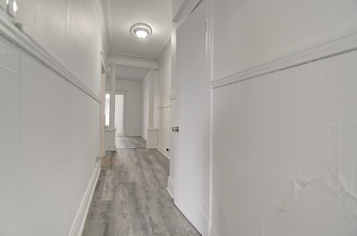 Mud Room - 8621 Rue St-Denis, Montréal (Villeray/Saint-Michel/Parc-Extension), QC 