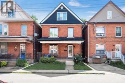 38 FAIRLEIGH Avenue N Hamilton, ON L8L 6H2