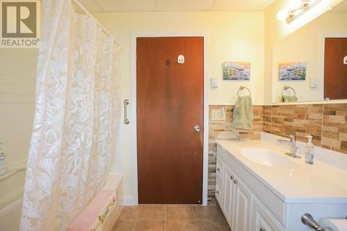 2370 Base Line Rd, Prince Township, ON - Indoor Photo Showing Bathroom