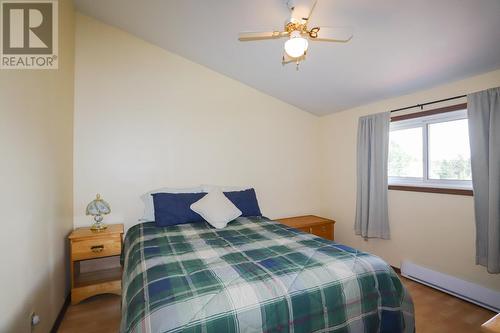 2370 Base Line Rd, Prince Township, ON - Indoor Photo Showing Bedroom