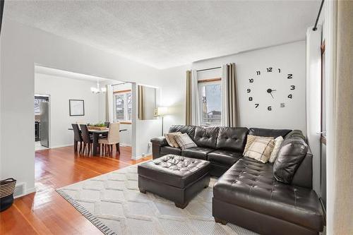 208 Kildare Ave, Winnipeg, MB 