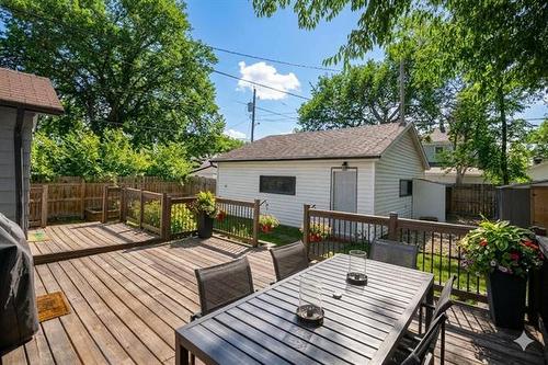 208 Kildare Ave, Winnipeg, MB 