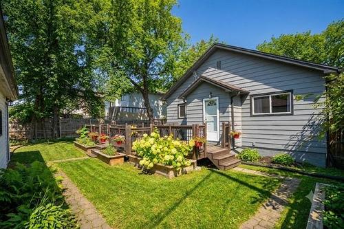 208 Kildare Ave, Winnipeg, MB 
