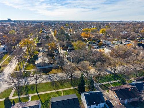 208 Kildare Ave, Winnipeg, MB 