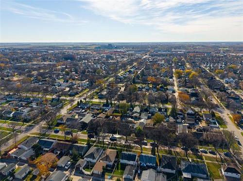 208 Kildare Ave, Winnipeg, MB 