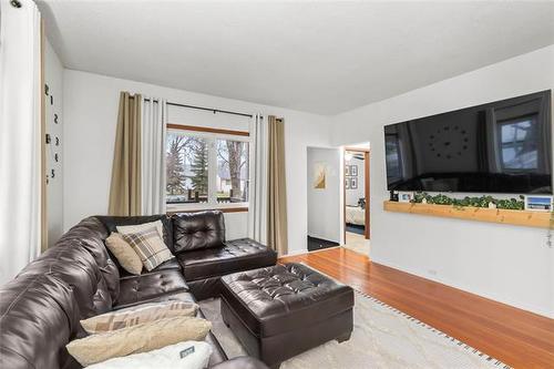 208 Kildare Ave, Winnipeg, MB 