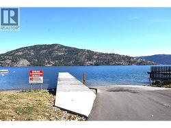 Private boat launch for the use of all residents - 