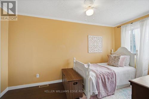 22 Delena Avenue N, Hamilton, ON - Indoor Photo Showing Bedroom