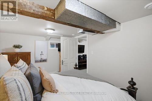 22 Delena Avenue N, Hamilton, ON - Indoor Photo Showing Bedroom