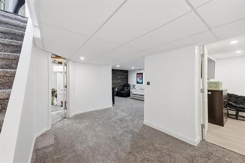 84 Meadow Gate Dr, Winnipeg, MB 