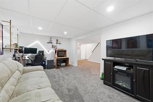 84 Meadow Gate Dr, Winnipeg, MB 