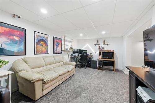 84 Meadow Gate Dr, Winnipeg, MB 