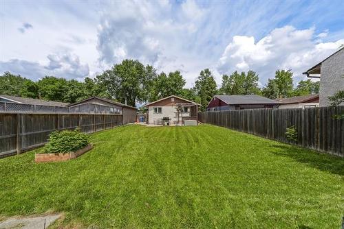84 Meadow Gate Dr, Winnipeg, MB 