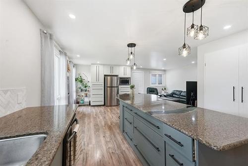 84 Meadow Gate Dr, Winnipeg, MB 