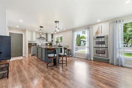 84 Meadow Gate Dr, Winnipeg, MB 