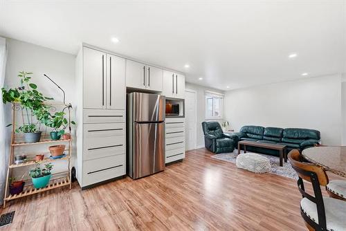 84 Meadow Gate Dr, Winnipeg, MB 