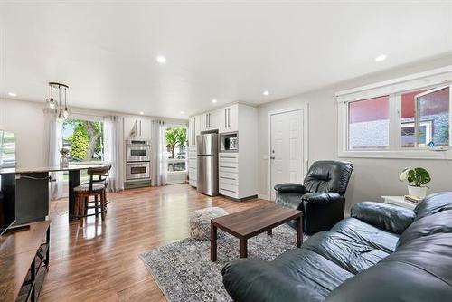 84 Meadow Gate Dr, Winnipeg, MB 