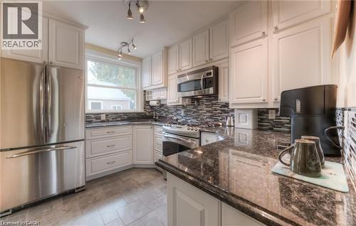 465 Nyberg Street, Kitchener, ON - Indoor Photo Showing Kitchen With Stainless Steel Kitchen With Upgraded Kitchen