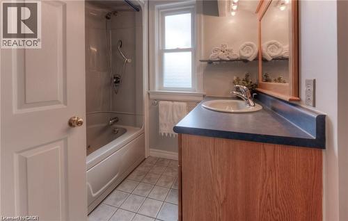 465 Nyberg Street, Kitchener, ON - Indoor Photo Showing Bathroom