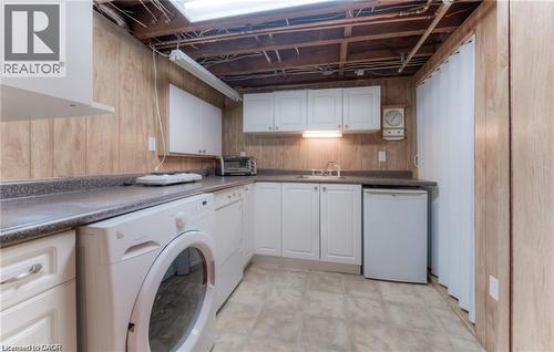 465 Nyberg Street, Kitchener, ON - Indoor Photo Showing Laundry Room