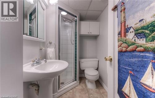 465 Nyberg Street, Kitchener, ON - Indoor Photo Showing Bathroom