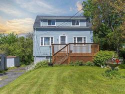 5 Fairview Avenue  Halifax, NS B3N 1W5