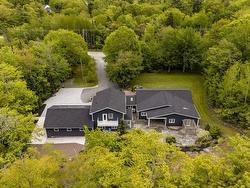 5 Confederation Avenue Fall River, NS B2T 1N1