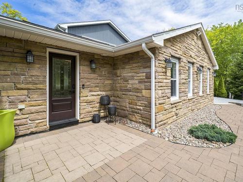 5 Confederation Avenue, Fall River, NS 