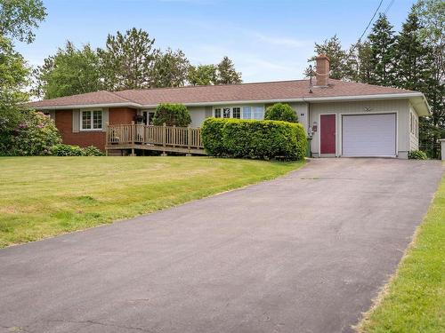44 Meadow Park Drive  East Amherst, NS B4H 3Y2