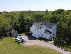 98 Victoria Street W  Amherst, NS B4H 1C8